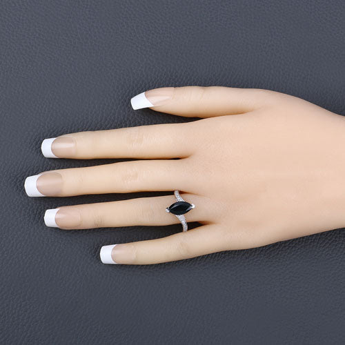 Photo of {{ product.title | truncate: 80, '' | escape }}