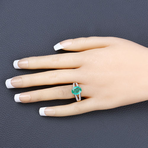 Photo of {{ product.title | truncate: 80, '' | escape }}