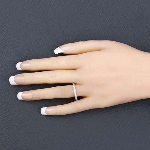Photo of {{ product.title | truncate: 80, '' | escape }}