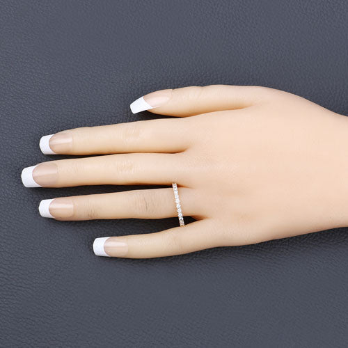 Photo of {{ product.title | truncate: 80, '' | escape }}