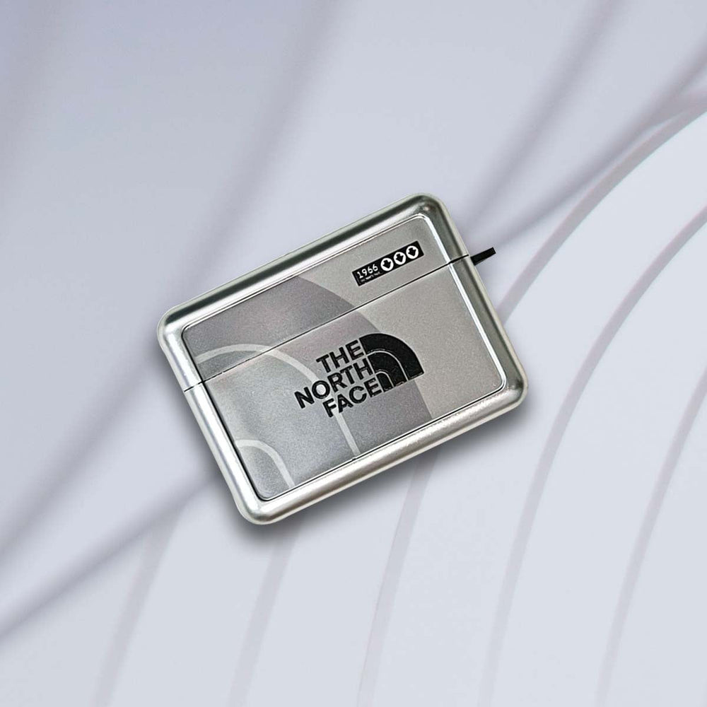 Estuche reflectante para AirPods | TNF Plata